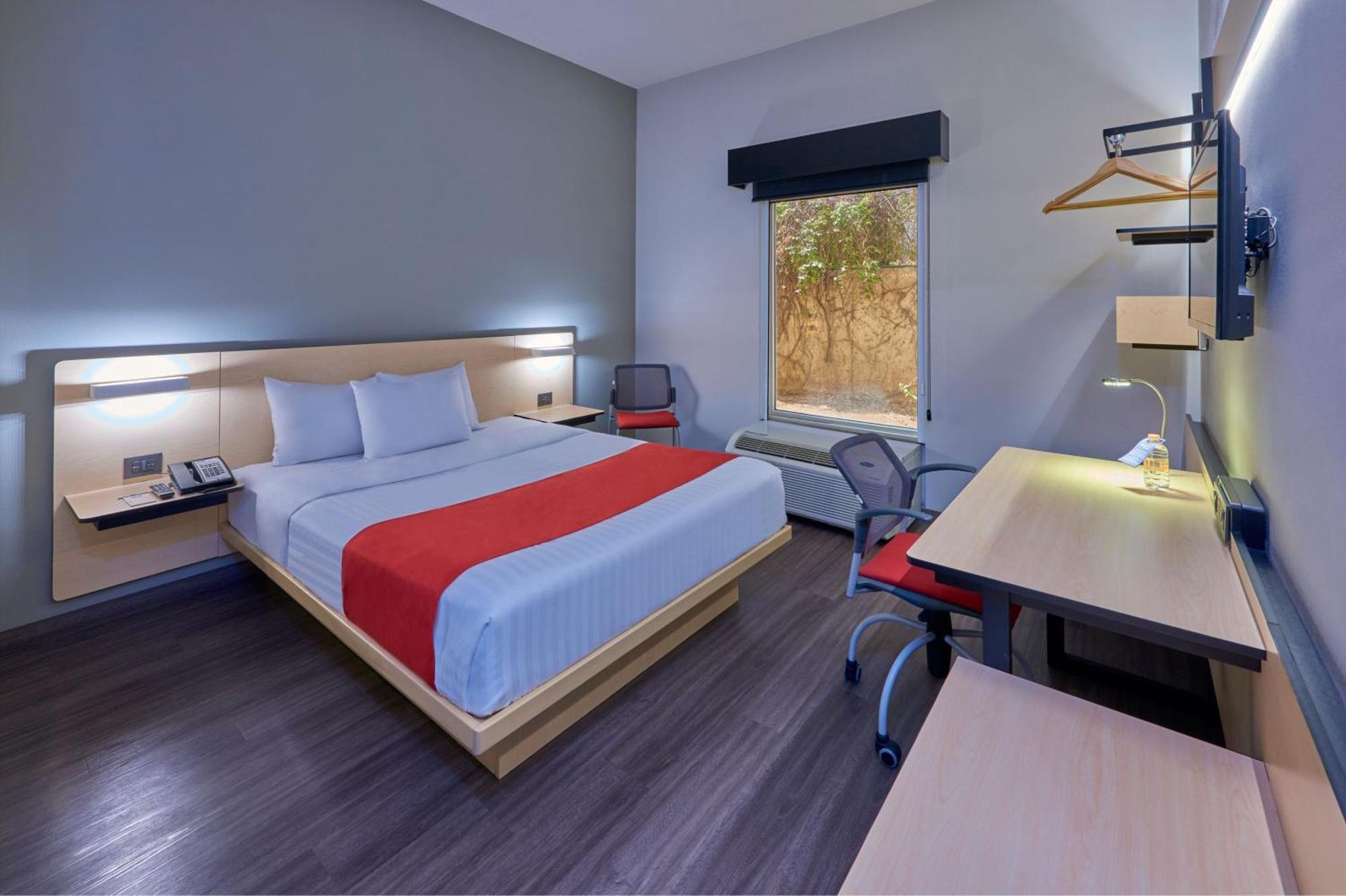 City Express By Marriott Saltillo Norte Exterior photo