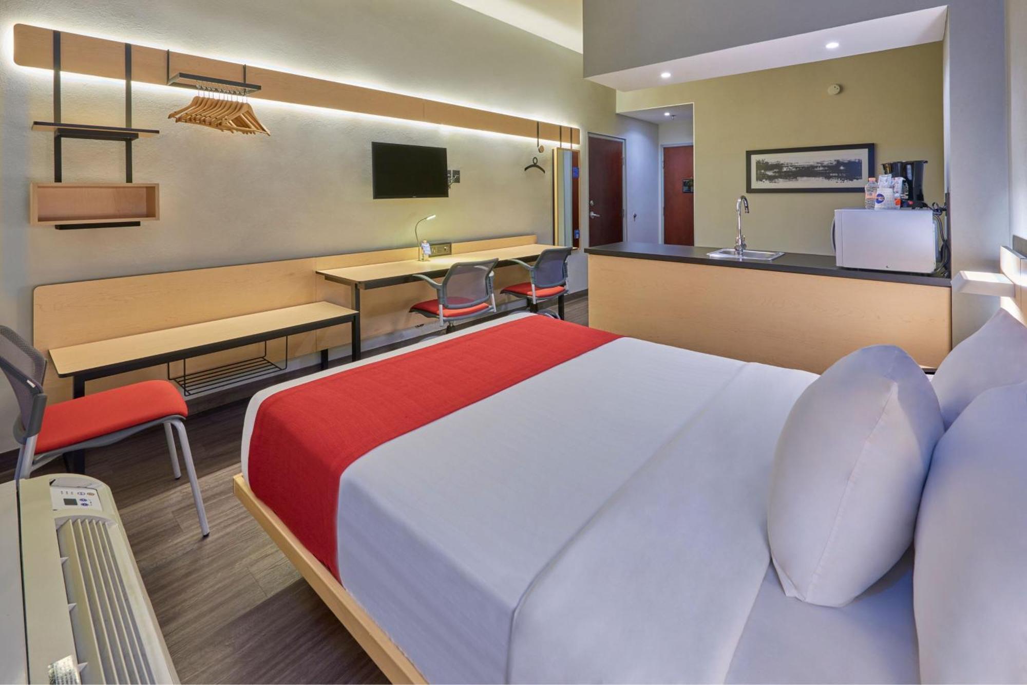 City Express By Marriott Saltillo Norte Exterior photo