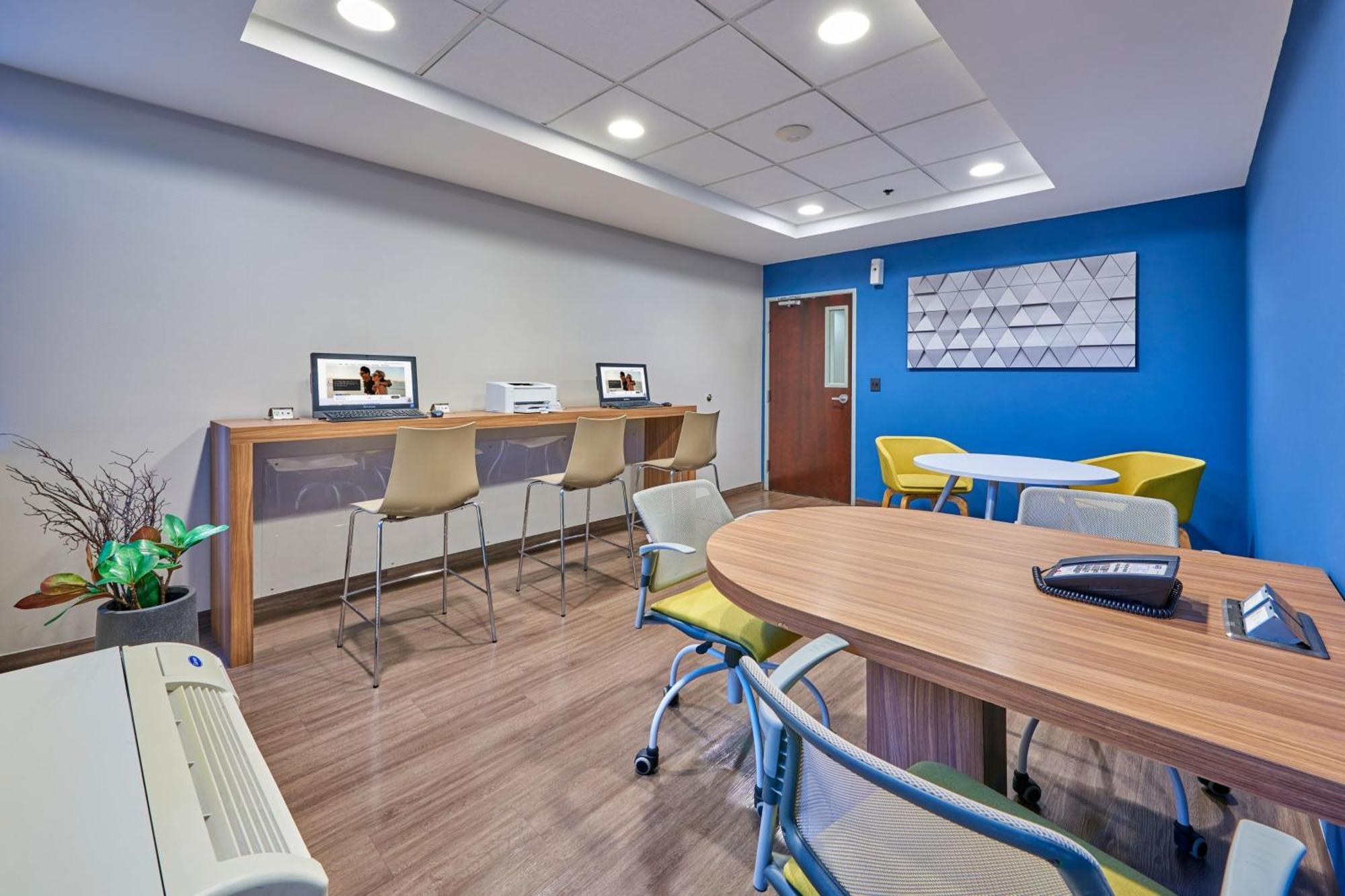 City Express By Marriott Saltillo Norte Exterior photo