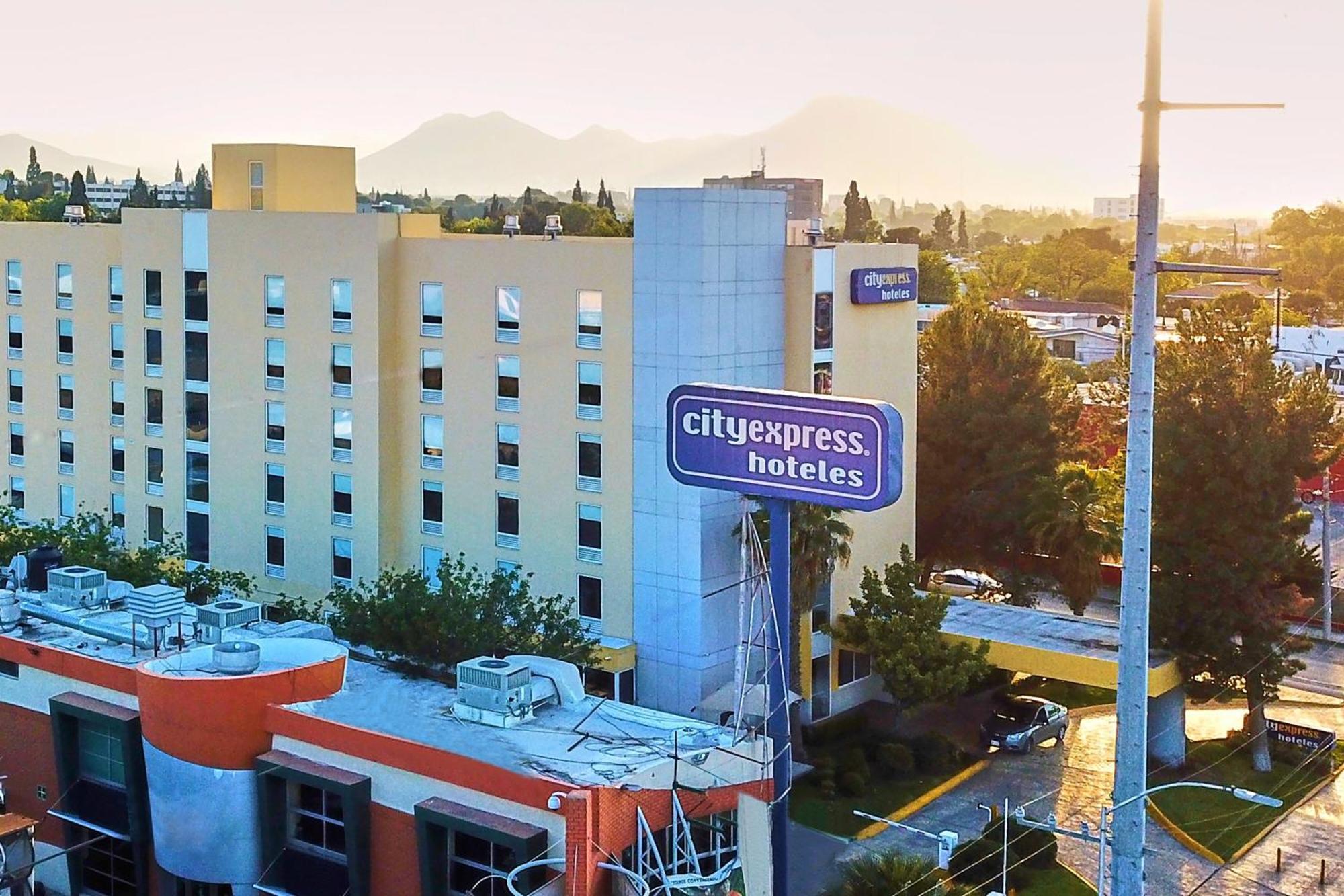 City Express By Marriott Saltillo Norte Exterior photo