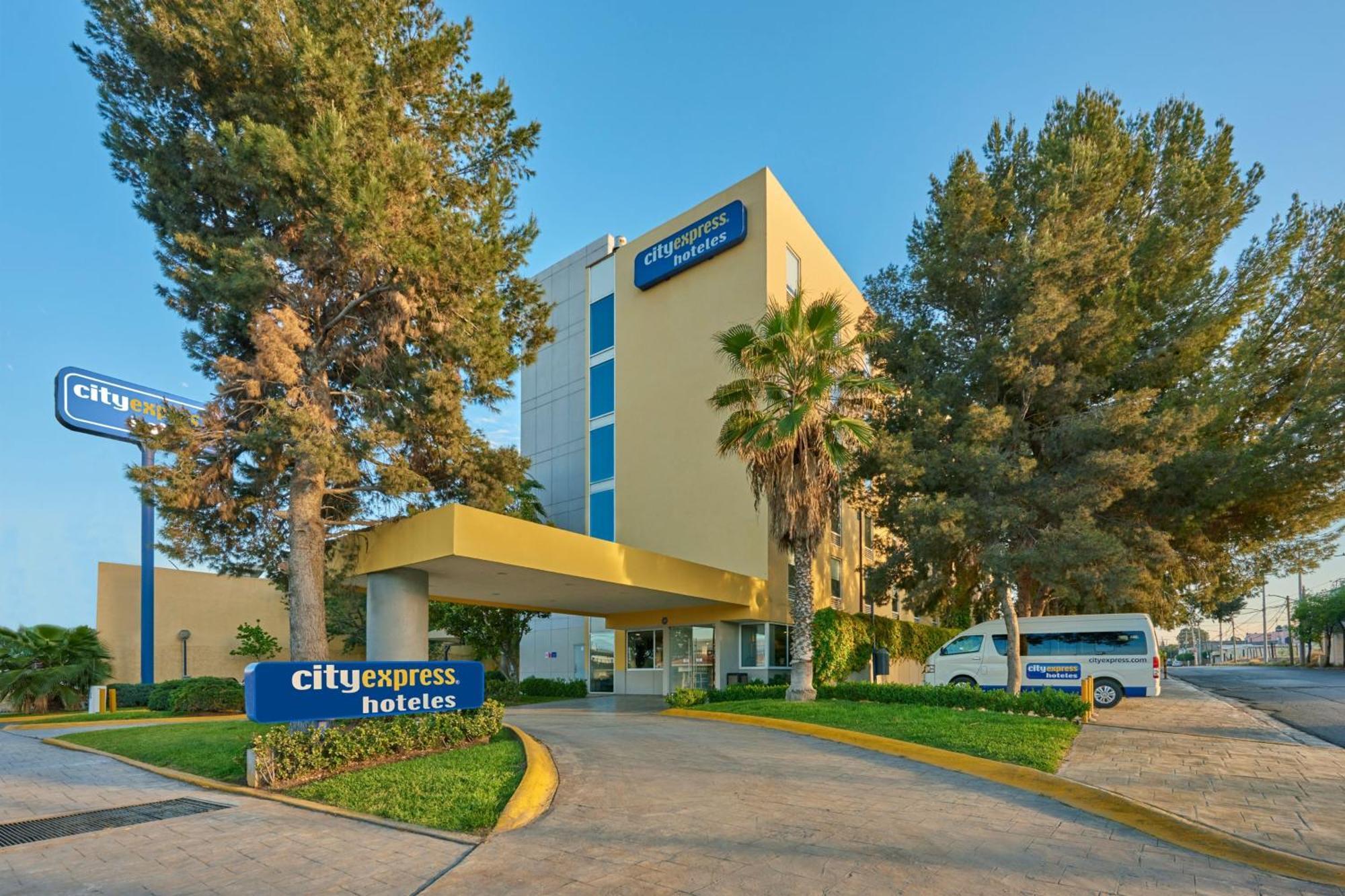 City Express By Marriott Saltillo Norte Exterior photo