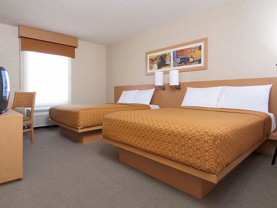 City Express By Marriott Saltillo Norte Exterior photo